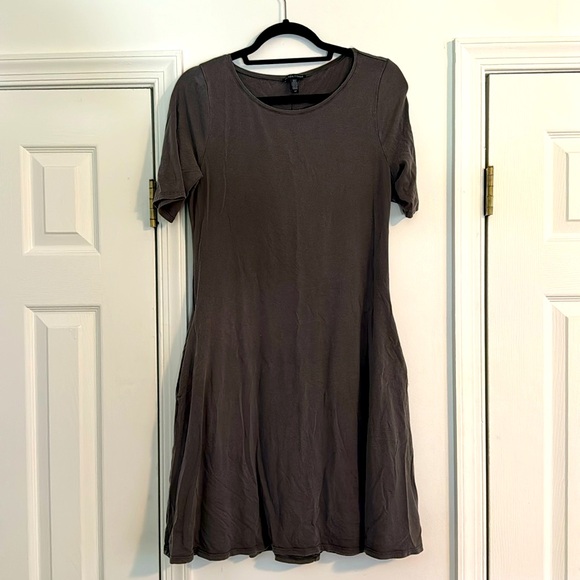 Eileen Fisher Organic Cotton Jersey knee length dress. Size S/P. Side pockets. - Picture 1 of 3
